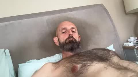 izzysboytoy1 online show from July 10, 10:53 am