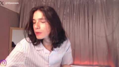 Hey im Jaxxxon check my info     online show from June 8, 1:01 pm