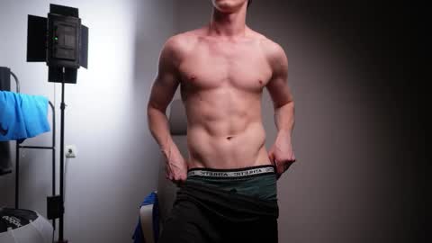 Danny online show from November 12, 6:54 pm