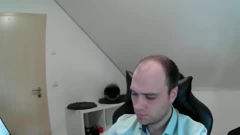 here4y online show from March 6, 12:48 pm