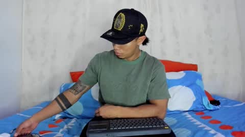Snapshot of j_musiry chatting on February 28, 4:43 am i am juan musiry independent model online show from February 28, 4:43 am