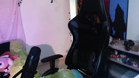 jade 18  online show from January 17, 7:51 am