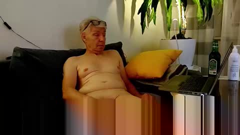Snapshot of jacek___1 chatting on October 14, 6:33 pm jacek___1 online show from October 14, 6:33 pm