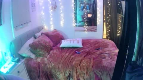 jacknjill113384 online show from February 16, 3:26 am