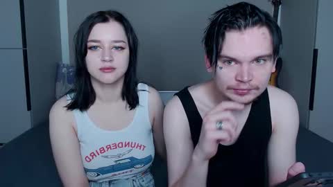 Snapshot of jackoffjillss chatting on October 18, 8:02 pm JackOffJillss online show from October 18, 8:02 pm