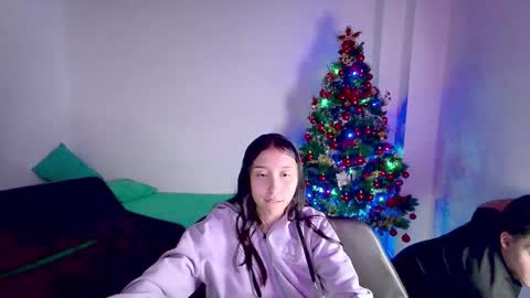 jackyrosee2323 online show from December 5, 10:40 pm