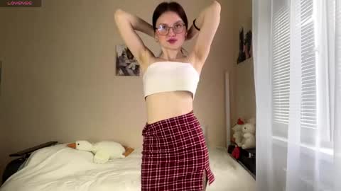 Lillian online show from April 3, 6:20 am