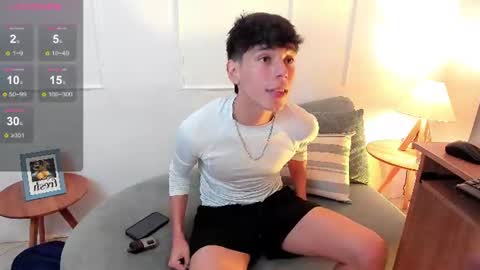 jacob_colliins online show from June 18, 8:14 pm
