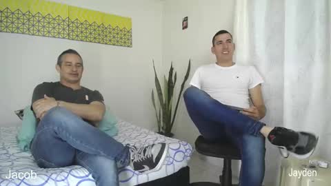 Snapshot of jacobandjayydenn chatting on February 25, 8:32 pm Jacob And Jayden online show from February 25, 8:32 pm