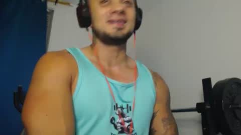 Snapshot of jacobjamess chatting on October 18, 12:59 am jacobjamess online show from October 18, 12:59 am