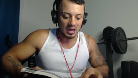 Snapshot of jacobjamess chatting on February 25, 11:15 pm jacobjamess online show from February 25, 11:15 pm