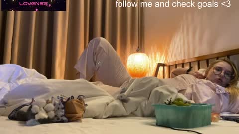 jacywinslat online show from December 17, 10:44 am