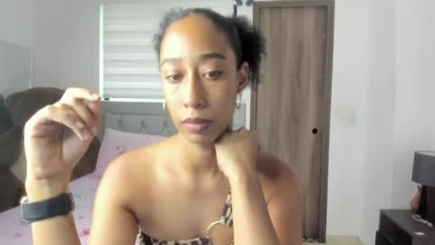 Jade smile online show from May 23, 4:25 pm