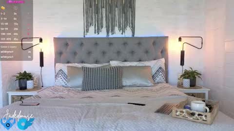 Jade online show from October 28, 8:04 am