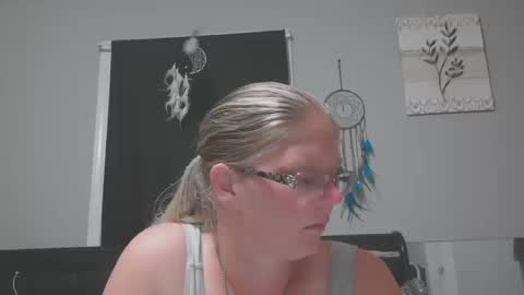 Snapshot of jadeluv chatting on October 17, 1:20 am JadeLuv online show from October 17, 1:20 am