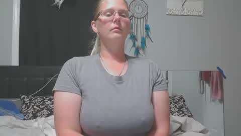 Snapshot of jadeluv chatting on October 2, 1:04 am JadeLuv online show from October 2, 1:04 am