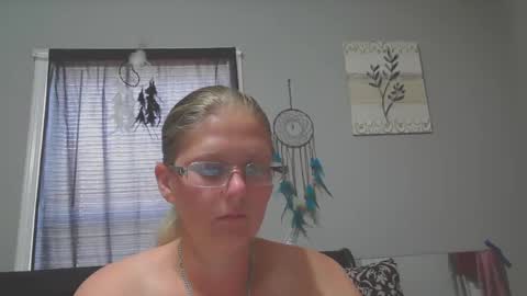 Snapshot of jadeluv chatting on October 4, 4:49 pm JadeLuv online show from October 4, 4:49 pm