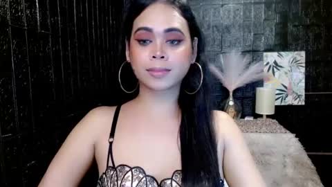 Jade online show from December 6, 6:44 pm