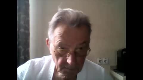 Snapshot of jahanc01 chatting on October 1, 6:01 am Malko online show from October 1, 6:01 am