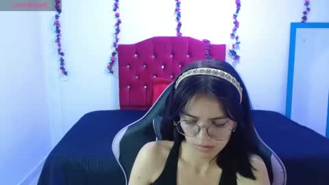 jaide412638 online show from May 7, 10:38 pm