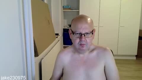 Jake2309 online show from November 8, 9:40 pm