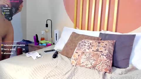 Jake And Nicole online show from October 18, 1:32 am