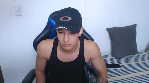 Hi guys im new 3 online show from February 19, 6:18 pm