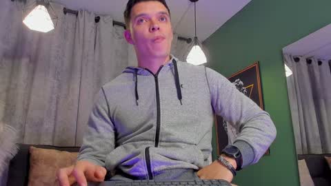Snapshot of jakee_tyler chatting on December 6, 2:51 am Jake Tyler online show from December 6, 2:51 am