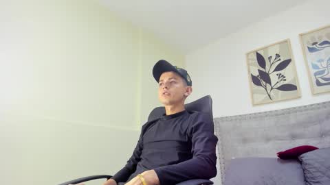 JAMES AND LILIE online show from January 16, 2:53 am