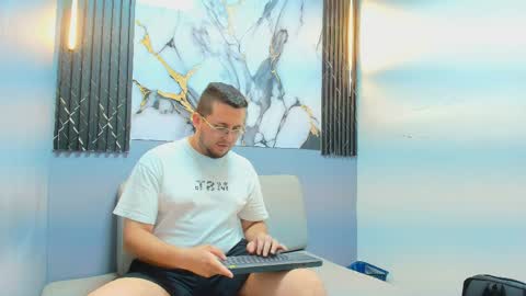 James online show from April 6, 9:38 pm