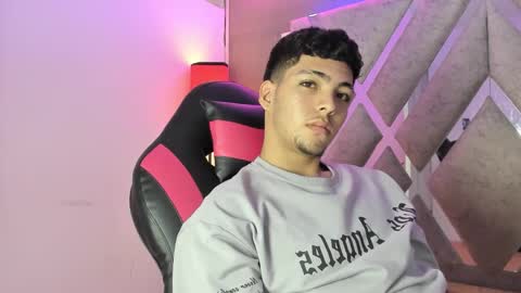 James Hill online show from November 6, 4:37 am