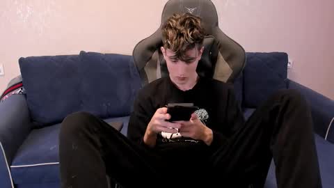 Snapshot of james_mil chatting on October 2, 7:56 pm James online show from October 2, 7:56 pm