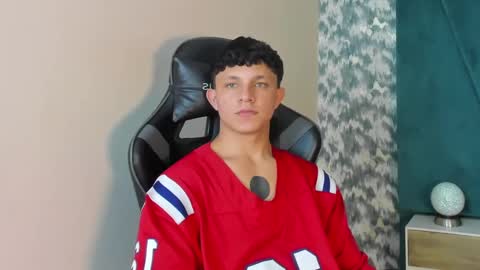 Snapshot of jamesgolden_ chatting on February 27, 5:47 pm jamesgolden_ online show from February 27, 5:47 pm