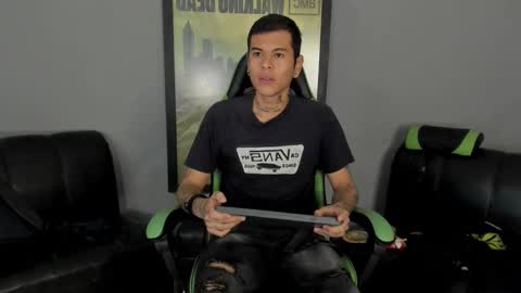 Jamesinked  online show from February 9, 6:26 pm