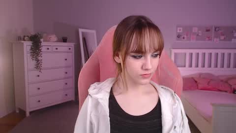 jamie_chung online show from November 7, 5:10 am