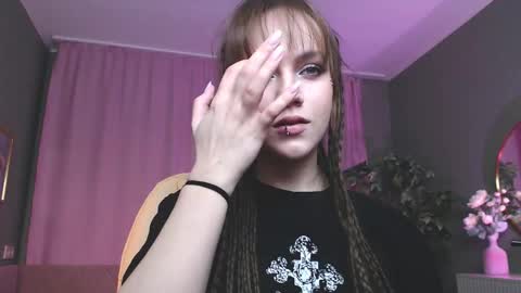 jamie_chung online show from February 1, 2:30 am