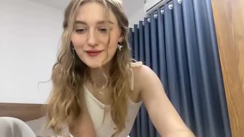 Janie online show from March 12, 6:44 pm