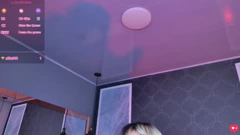 Snapshot of janettejones_ chatting on October 9, 5:02 am janettejones_ online show from October 9, 5:02 am