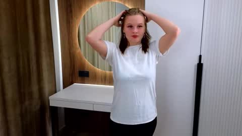 Call me Eva online show from October 28, 4:41 pm