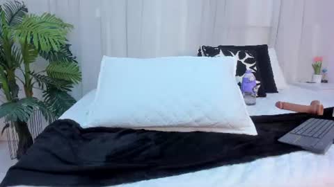      online show from July 4, 5:49 pm