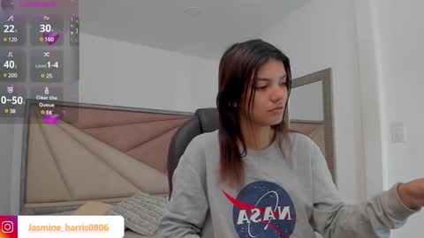 Snapshot of jasmineharris chatting on February 24, 11:32 am jasmineharris online show from February 24, 11:32 am