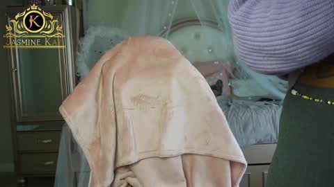 Snapshot of jasminekay chatting on October 8, 6:14 pm JasmineKay online show from October 8, 6:14 pm