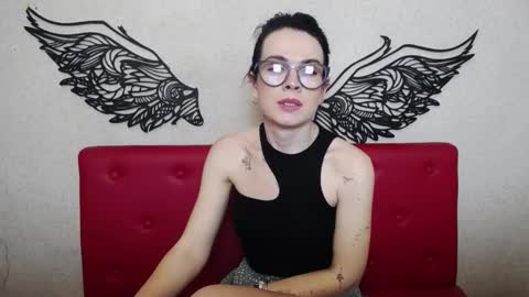 Snapshot of jasminekouch chatting on February 8, 12:38 am JasmineKouch online show from February 8, 12:38 am