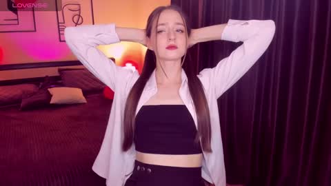 Jasmine online show from February 19, 2:33 pm