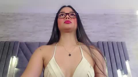 Jazmin online show from June 17, 9:31 pm