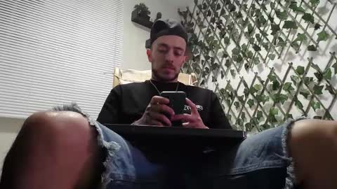 Snapshot of jasson_king01 chatting on March 1, 3:32 am JKing online show from March 1, 3:32 am