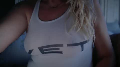 JAV online show from November 3, 7:37 pm