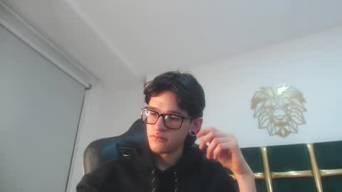 Snapshot of jax25_os chatting on October 15, 12:03 am jax25_os online show from October 15, 12:03 am