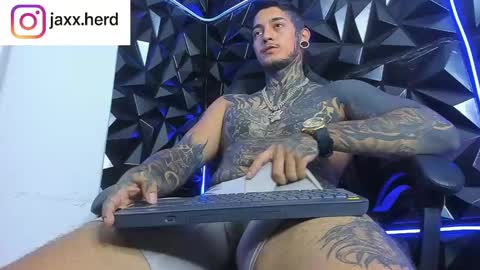 Snapshot of jaxxxonherd chatting on September 24, 1:29 pm Michael online show from September 24, 1:29 pm