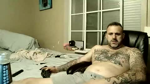 jay_banks0420 online show from October 29, 6:15 am